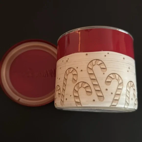 NEW: CRUSHED CANDY CANE - Winter Bath & Body Works Candle Holiday Peppermint - Picture 8 of 10